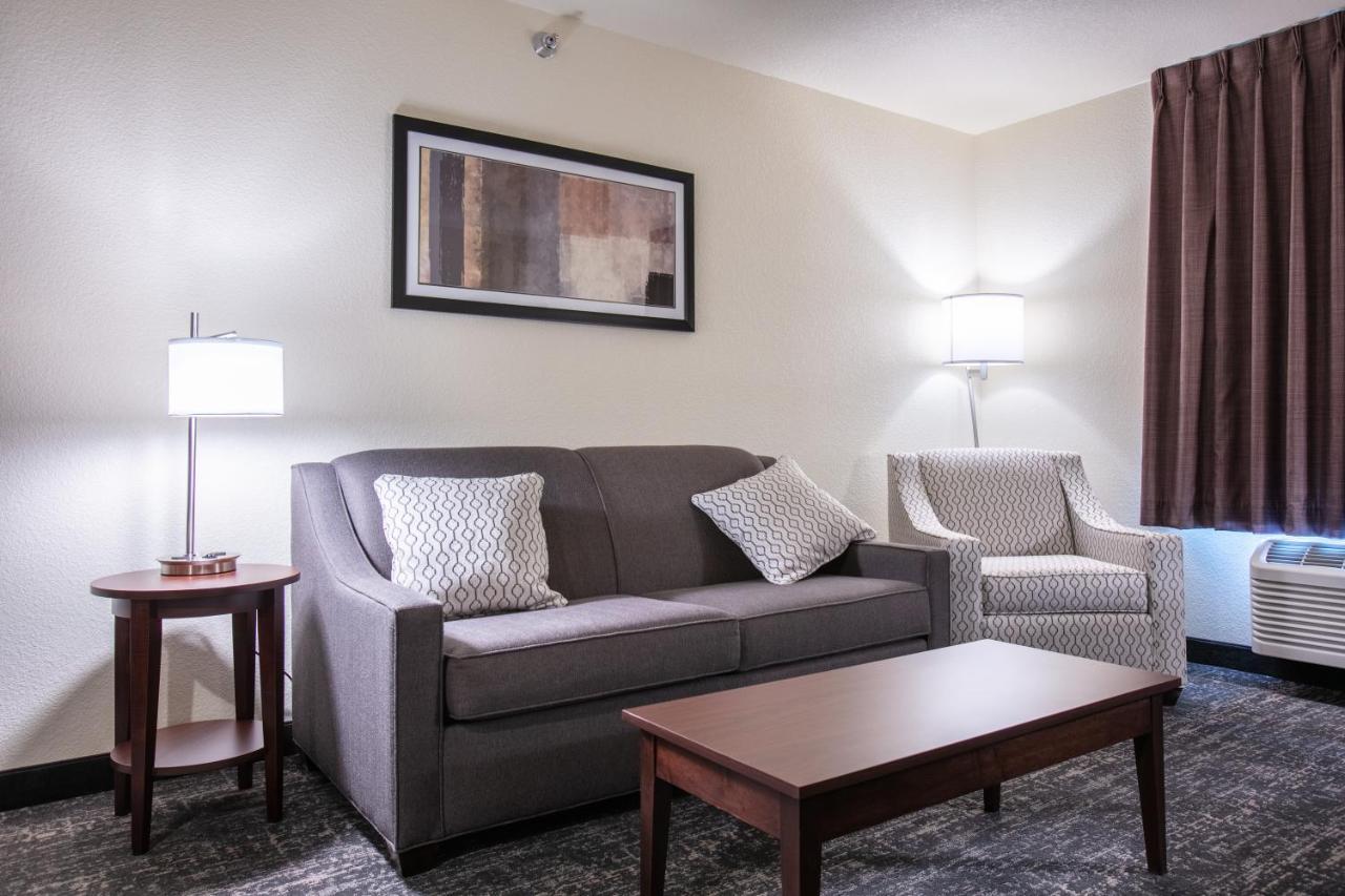 Cobblestone Inn & Suites - Pine Bluffs Экстерьер фото